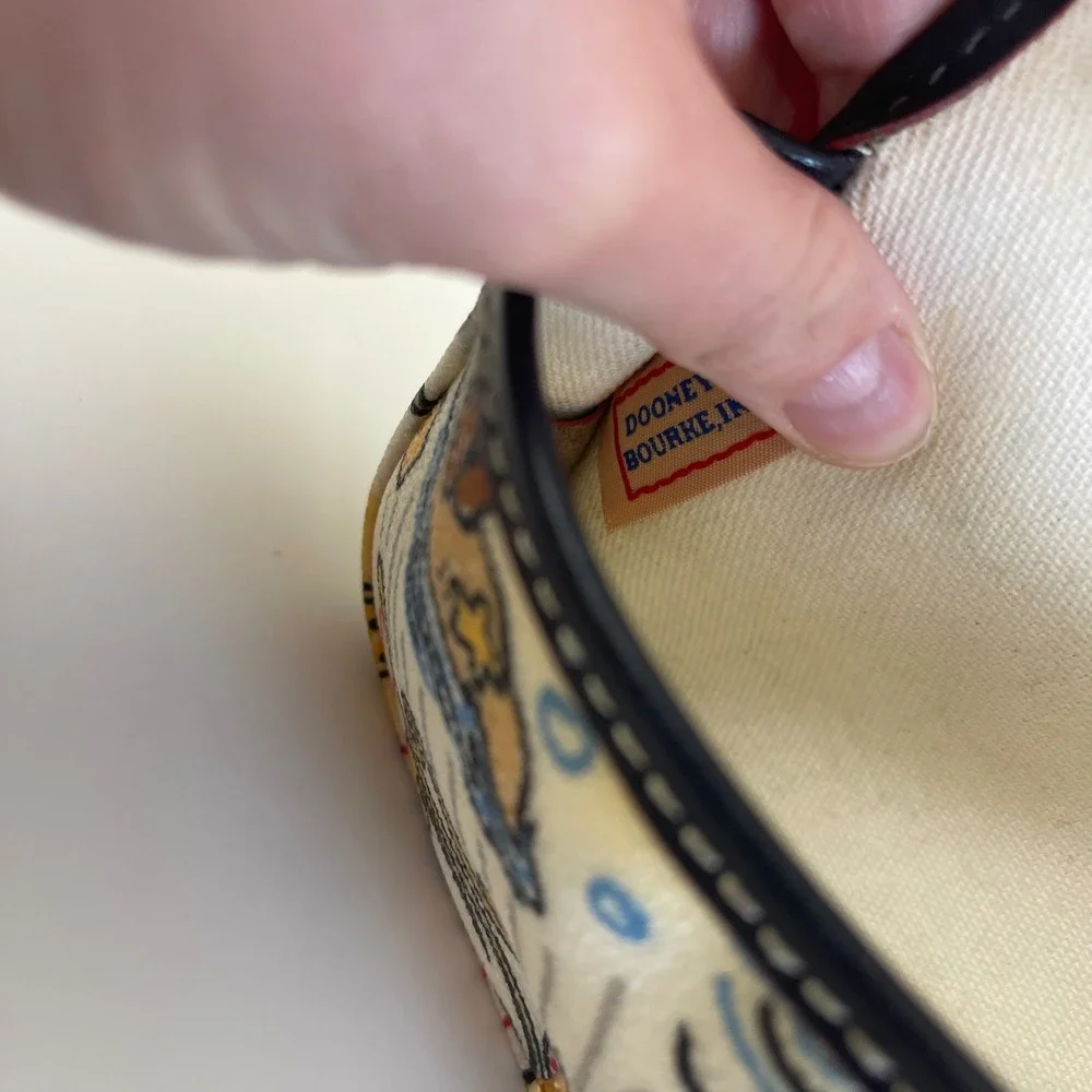 Dooney & Bourke Disney Cruise Line‎ Sketch Wristlet Disneyana Mickey Retired